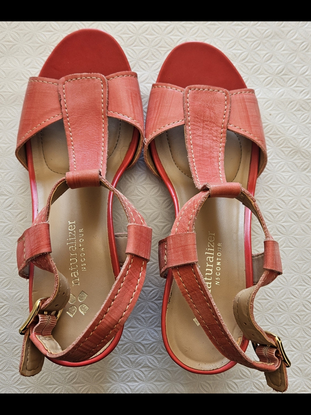 Naturalizer Coral Leather T-Strap Sandals